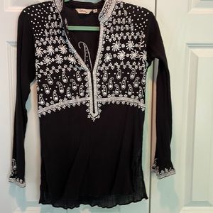 Embroidered cotton crepe blouse.